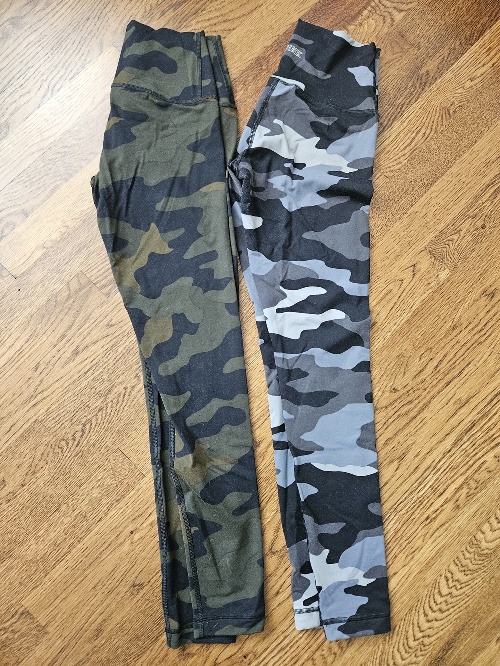 PINK Victoria's Secret Camo Leggings Womens S